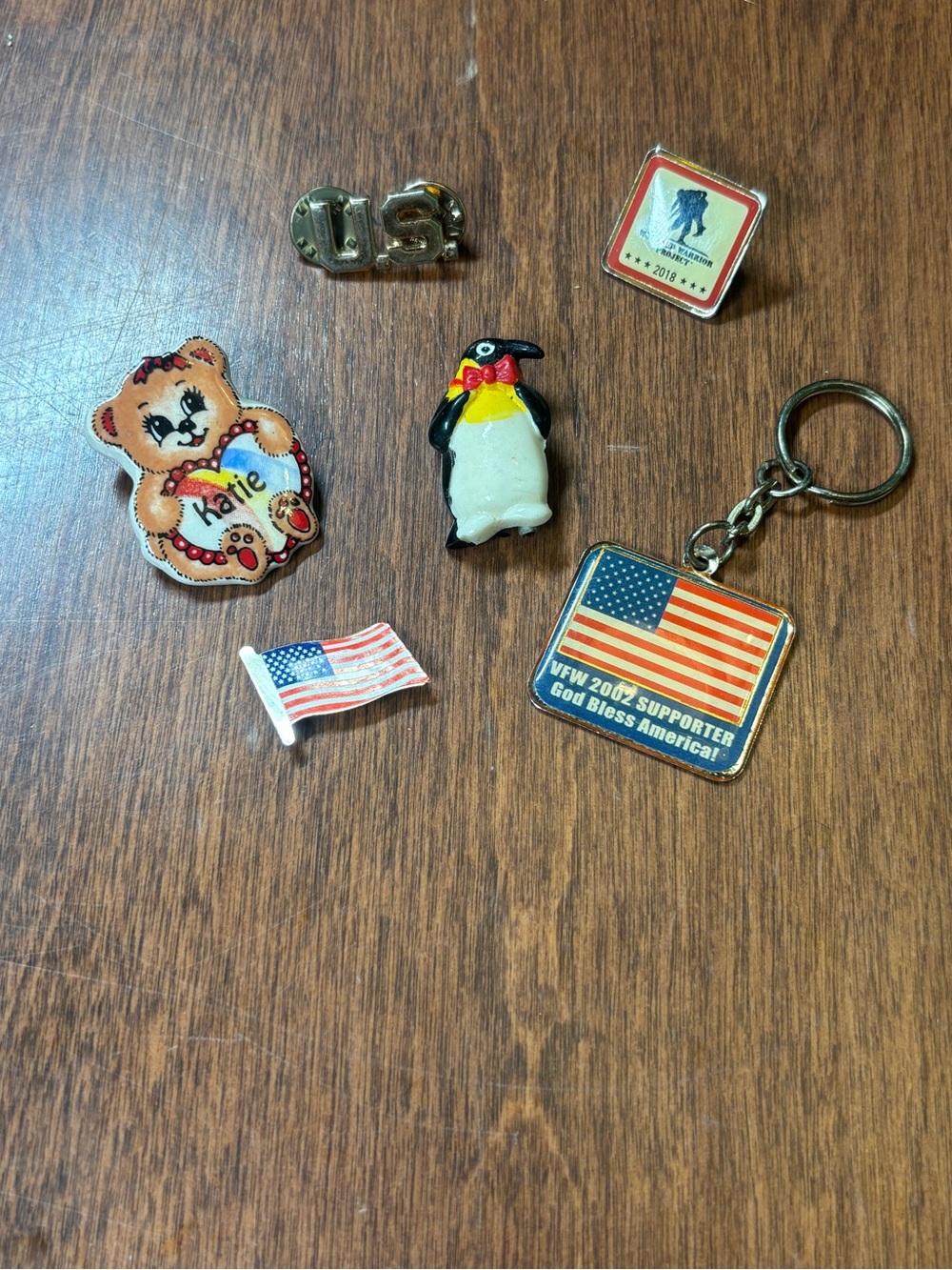 Vintage collectible pin and key chain lot 6 piece
